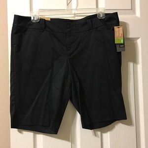 Mossimo Black mid waist straight leg shorts 16
